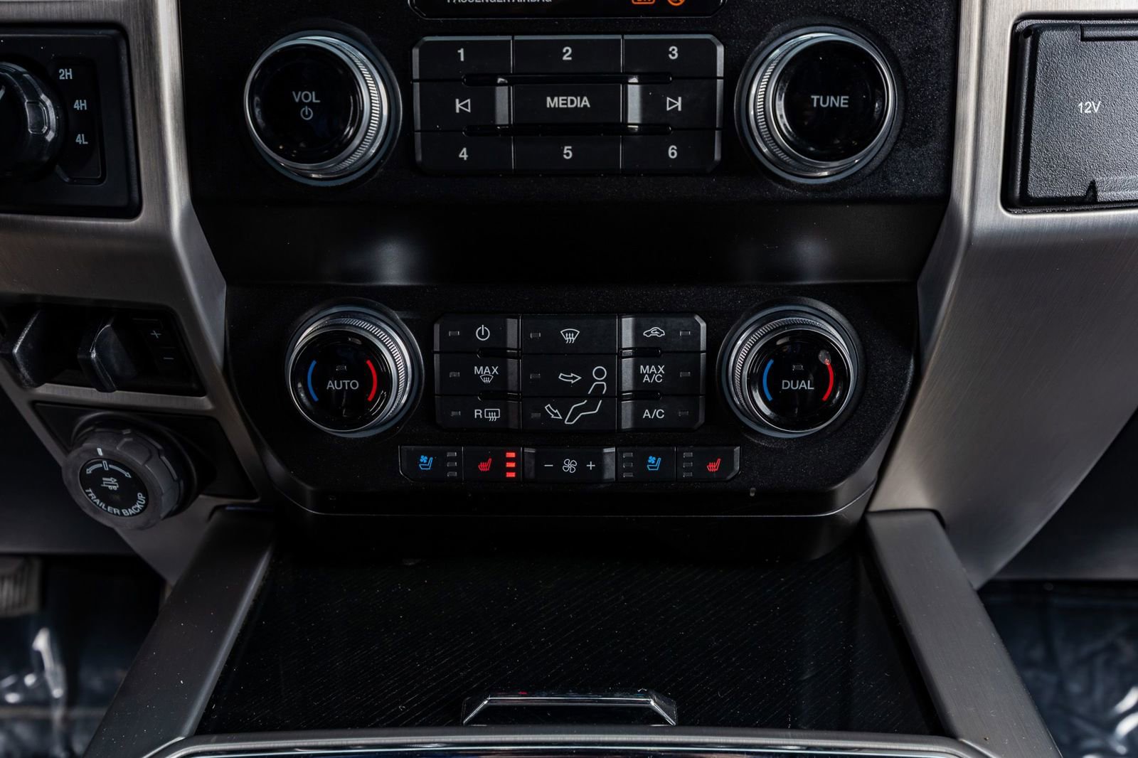 Used 2021 Ford F350 Platinum image 23