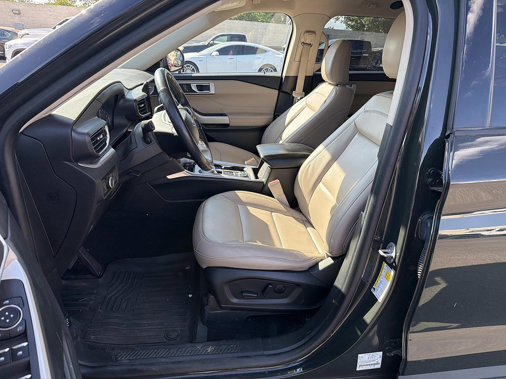 Used 2023 Ford Explorer XLT w/ Equipment Group 202A AWD/4WD image 7