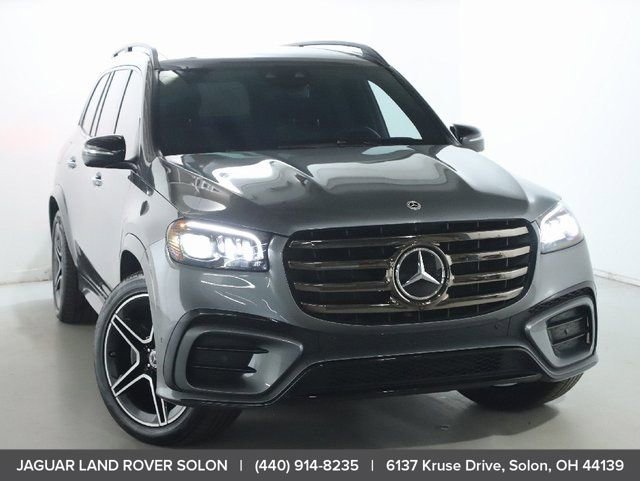 Used 2025 Mercedes-Benz GLS 450 4MATIC image 2