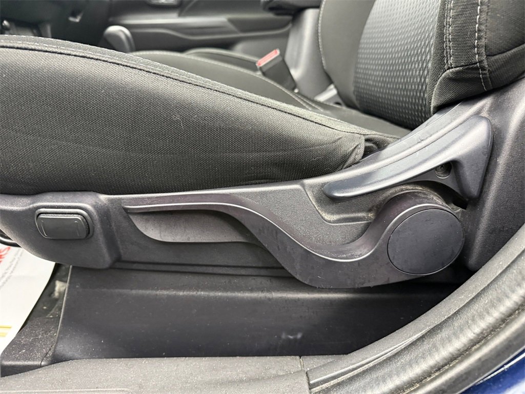 Used 2020 Mitsubishi Outlander ES image 13