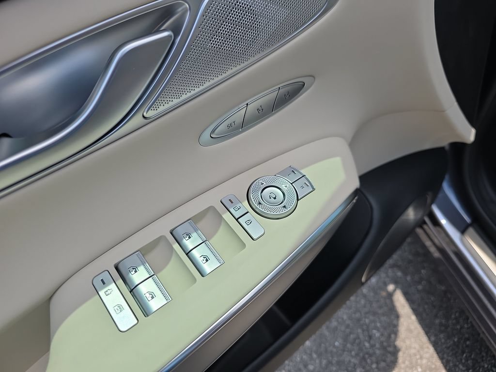 New 2026 Genesis GV70 2.5T Select AWD/4WD image 18