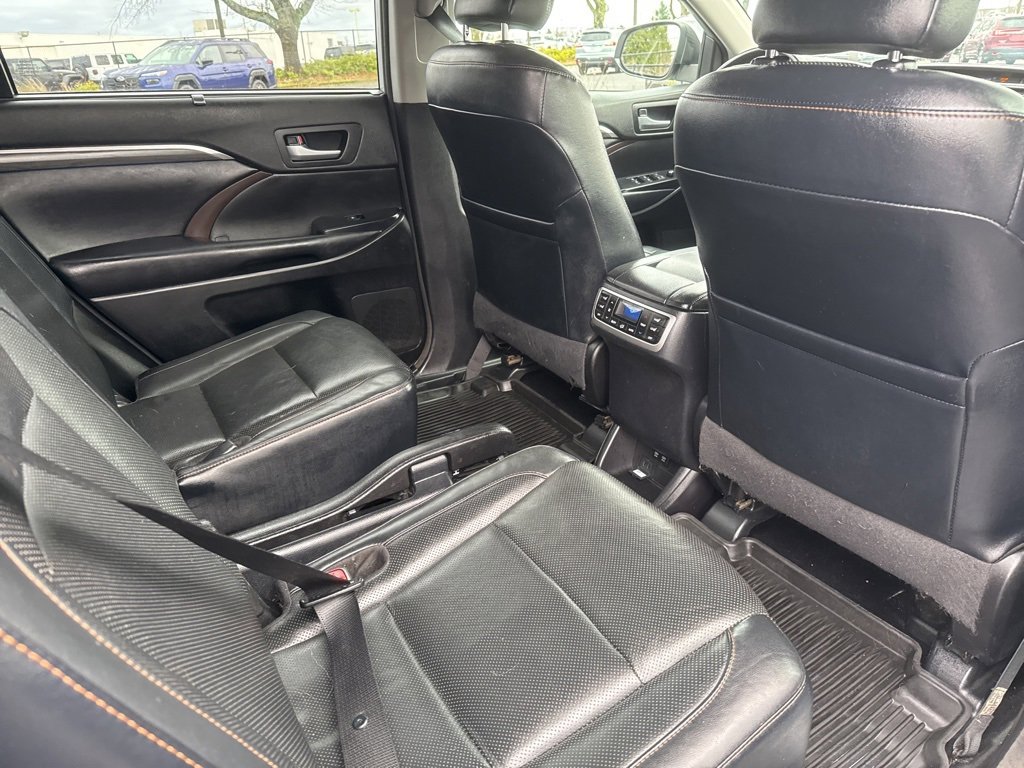 Used 2018 Toyota Highlander Limited Platinum image 28