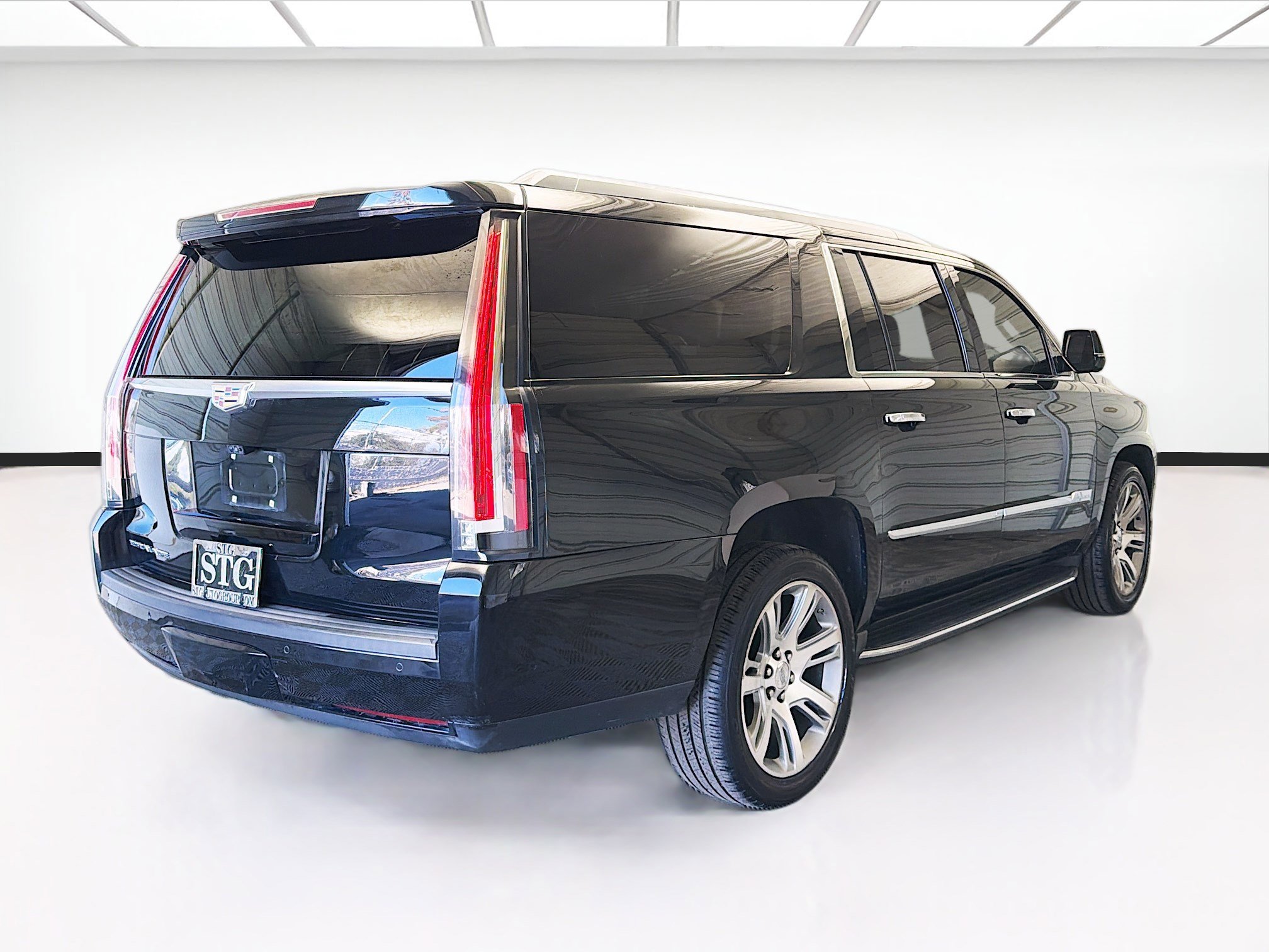 Used 2019 Cadillac Escalade ESV Luxury image 4