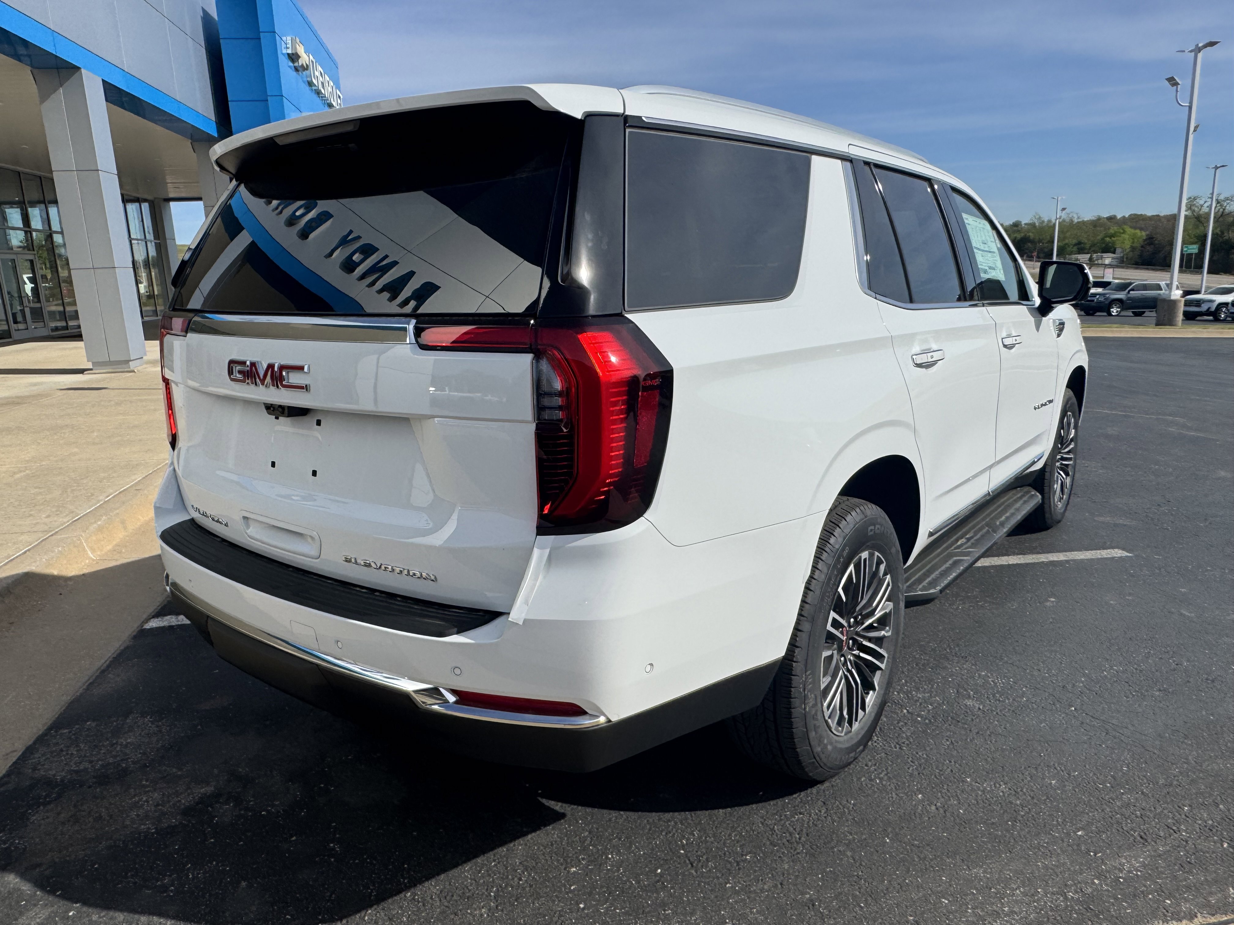 New 2026 GMC Yukon Elevation image 4