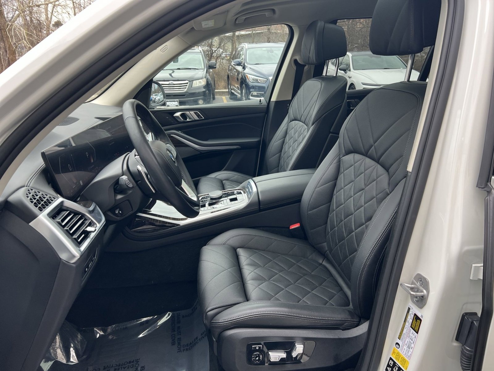 Used 2024 BMW X7 xDrive40i w/ Premium Package image 13