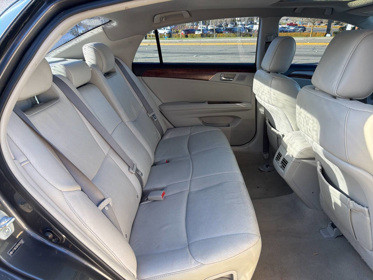 Used 2011 Toyota Avalon Limited image 18