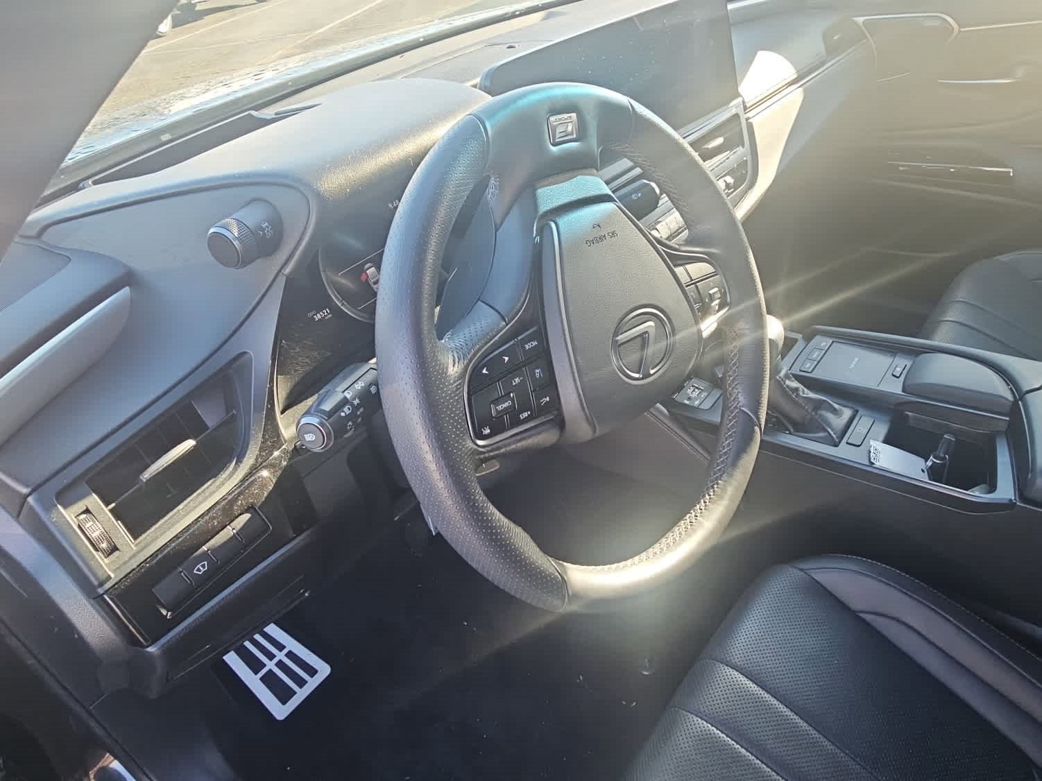 Used 2022 Lexus ES 350 F Sport image 2