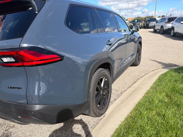 Used 2024 Toyota Grand Highlander AWD image 8