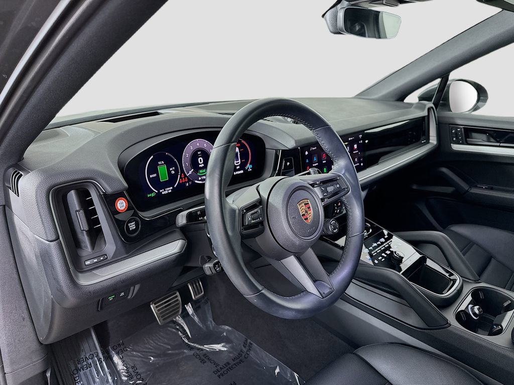 New 2025 Porsche Cayenne E-Hybrid Coupe image 4