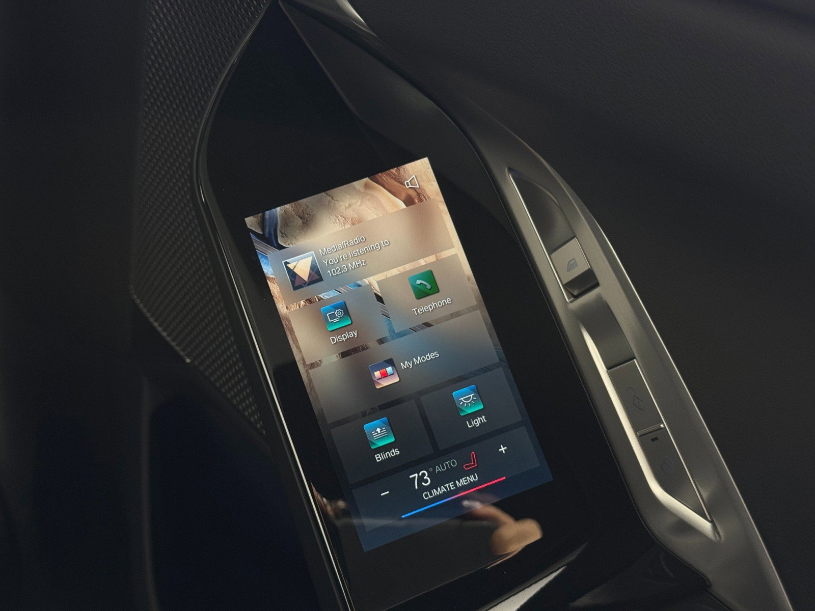 Used 2024 BMW 740i w/ Premium Package 2 image 40