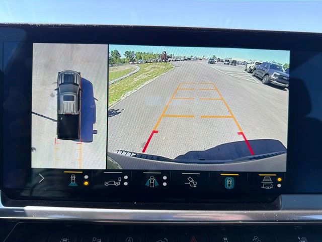 Used 2022 Chevrolet Silverado 1500 LT Trail Boss w/ LT Trail Boss Premium Package AWD/4WD image 28
