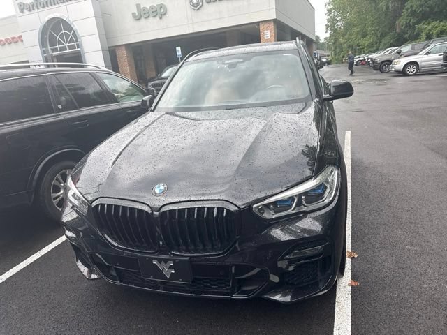 Used 2022 BMW X5 xDrive40i w/ M Sport Package AWD/4WD image 3