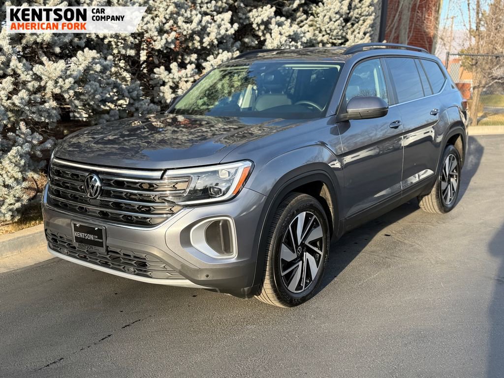 Used 2025 Volkswagen Atlas SE image 2