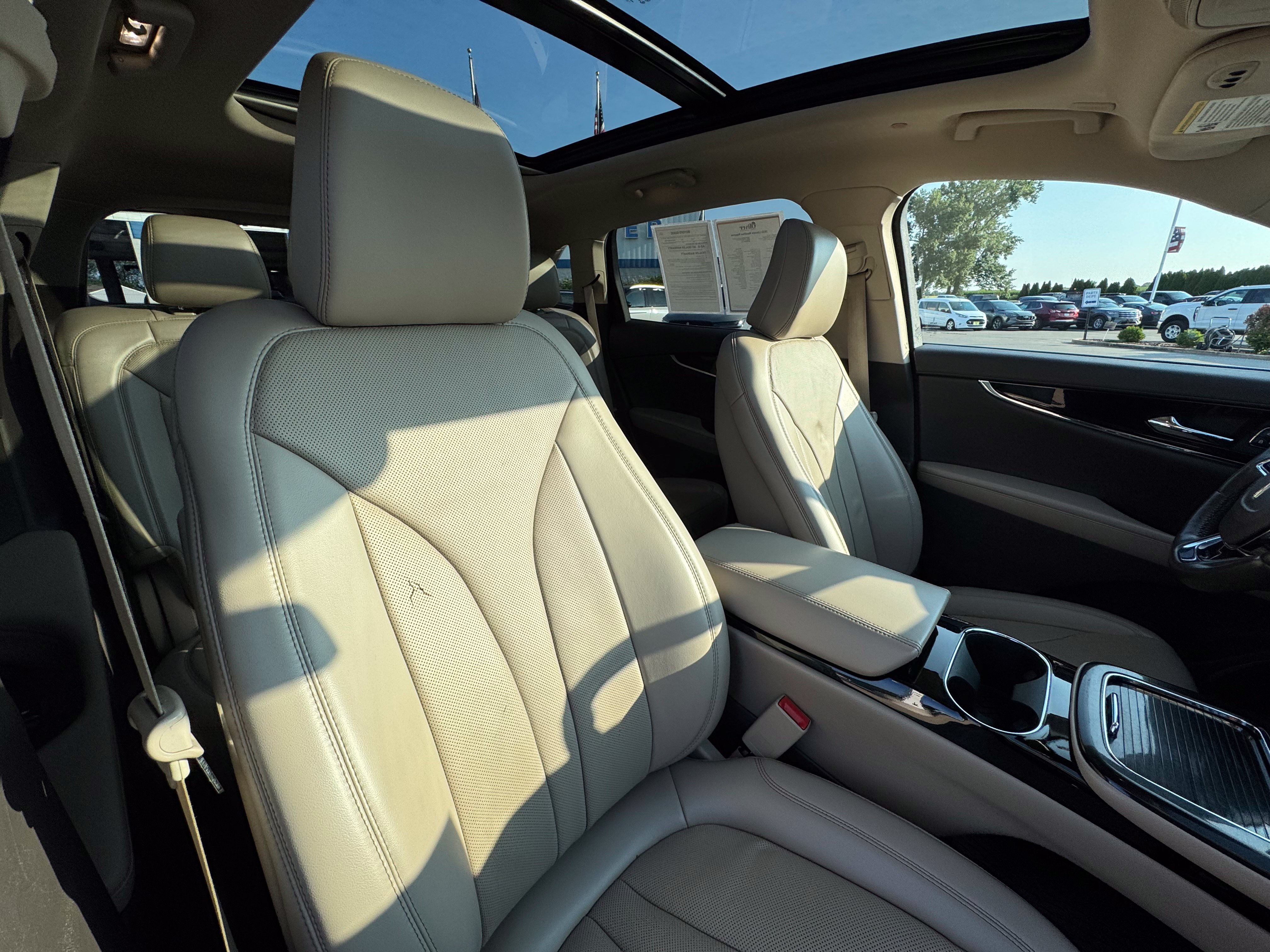 Used 2022 Lincoln Nautilus Reserve w/ Luxury Package AWD/4WD image 11