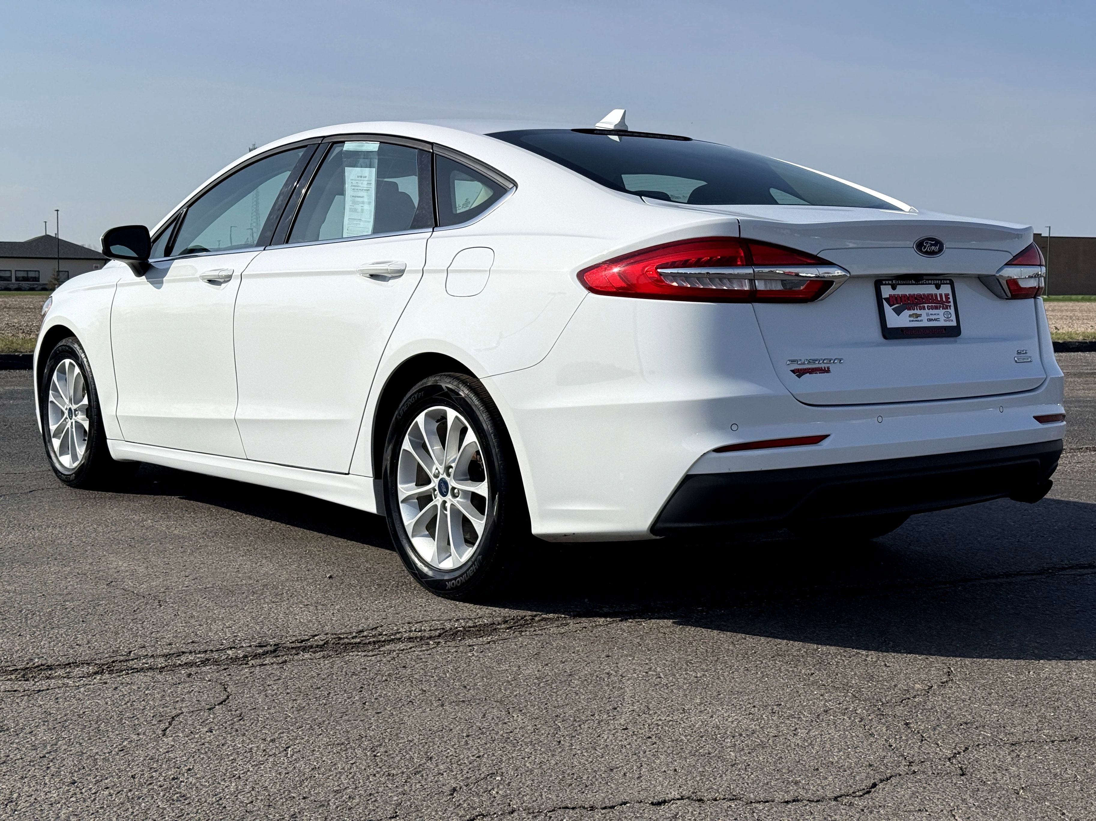 Used 2020 Ford Fusion SE image 5