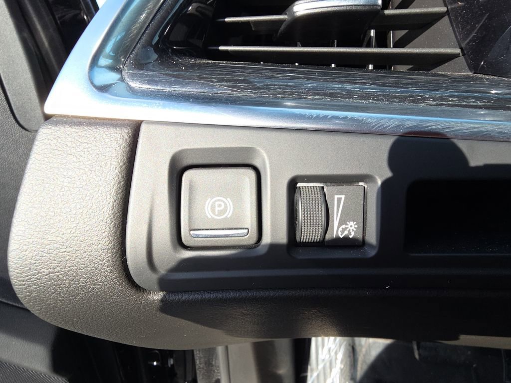 Used 2025 Cadillac XT5 Premium Luxury image 20