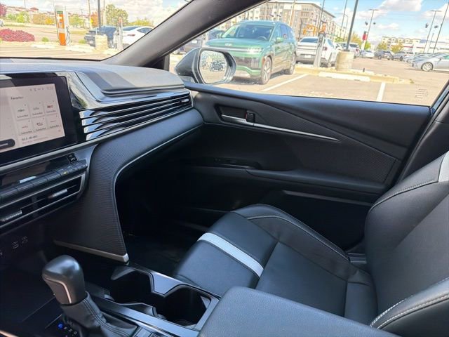 Used 2025 Toyota Camry SE FWD image 22