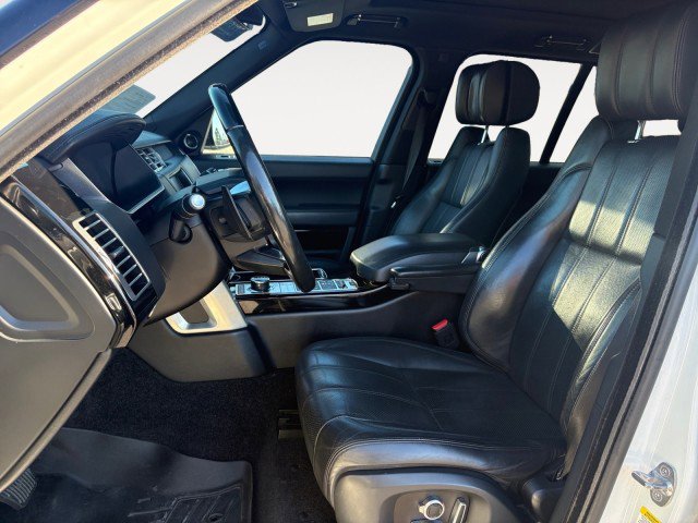 Used 2017 Land Rover Range Rover HSE image 11