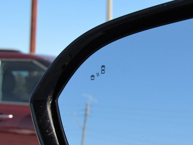 Used 2023 Lincoln Corsair Reserve image 21