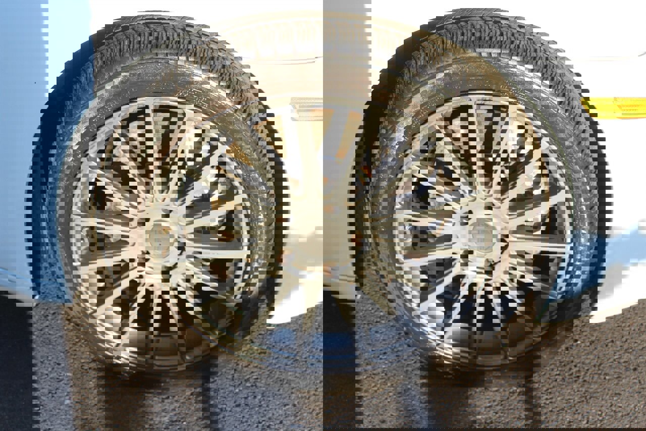 Used 2015 Porsche Panamera 4 image 28