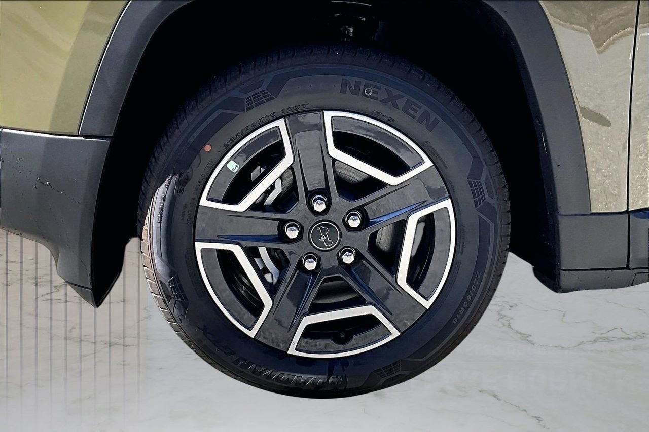 New 2026 Jeep Cherokee Laredo image 30