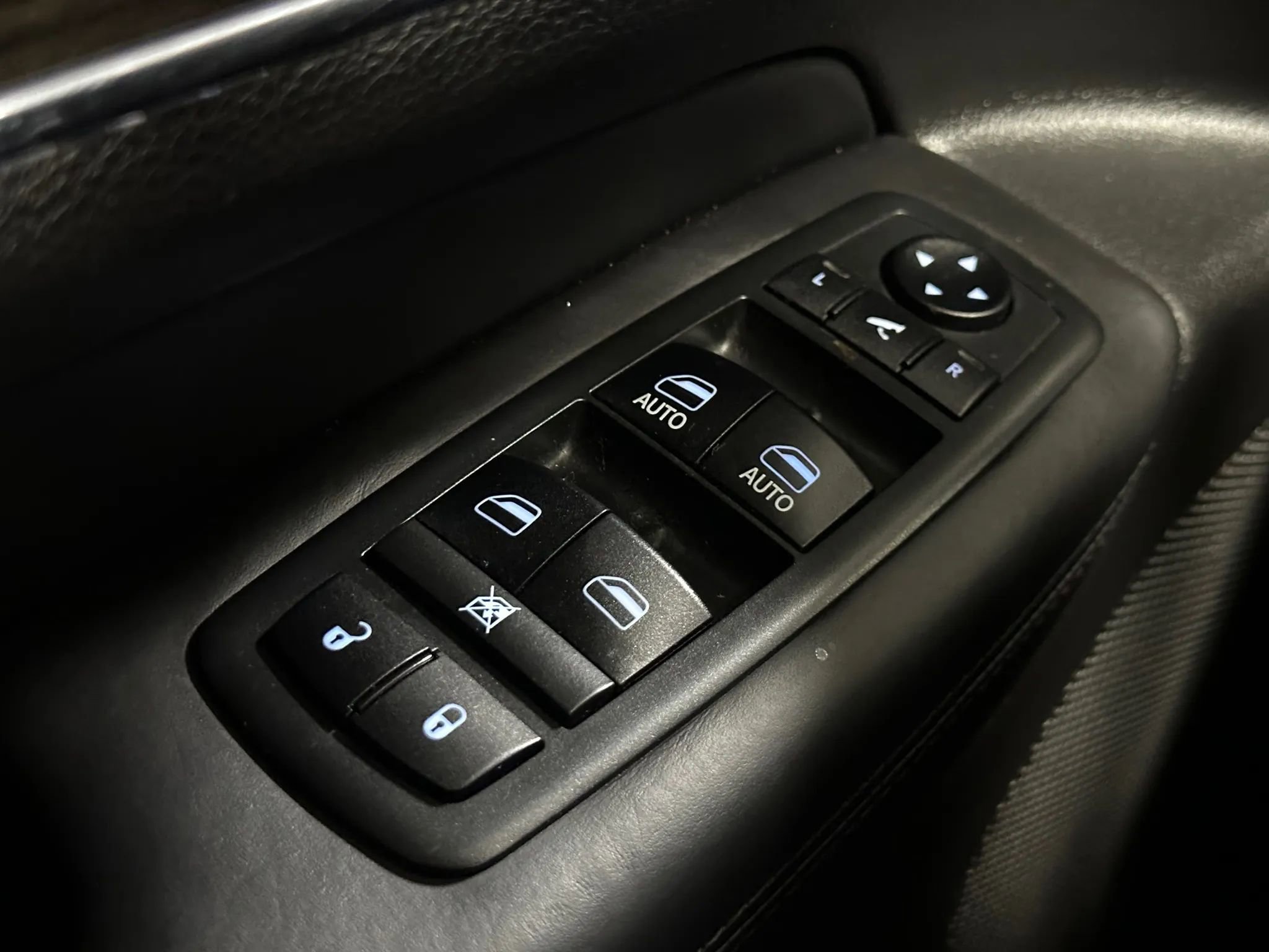 Used 2018 Jeep Grand Cherokee Overland image 33