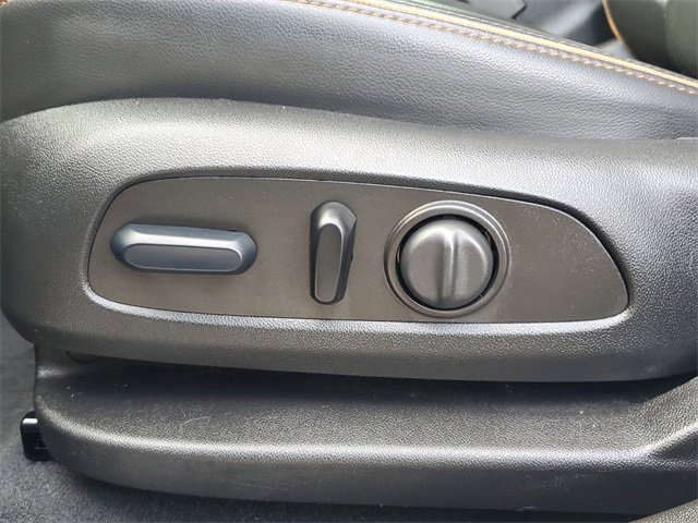 Used 2023 GMC Acadia AT4 w/ Technology Package image 10