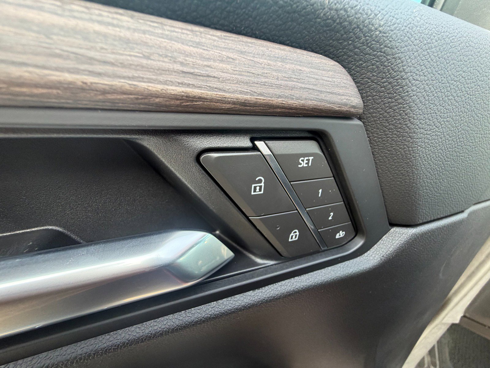 New 2026 GMC Acadia Denali w/ Super Cruise Package image 7