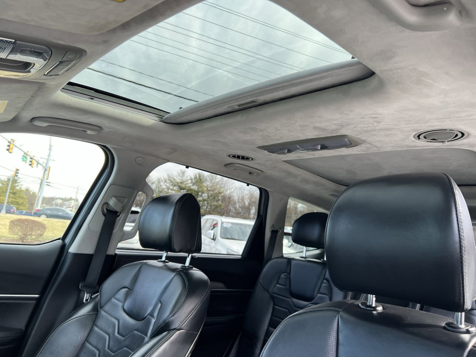 Used 2022 Kia Telluride SX w/ SX Prestige Package image 24