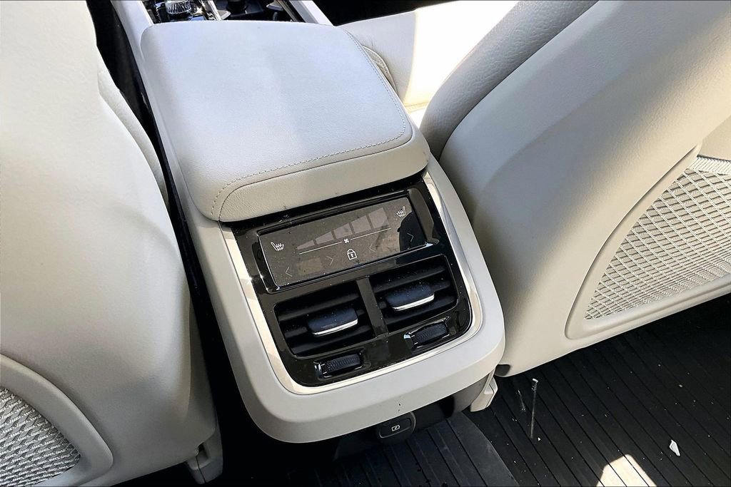 Used 2024 Volvo S60 B5 Ultimate w/ Climate Package image 23