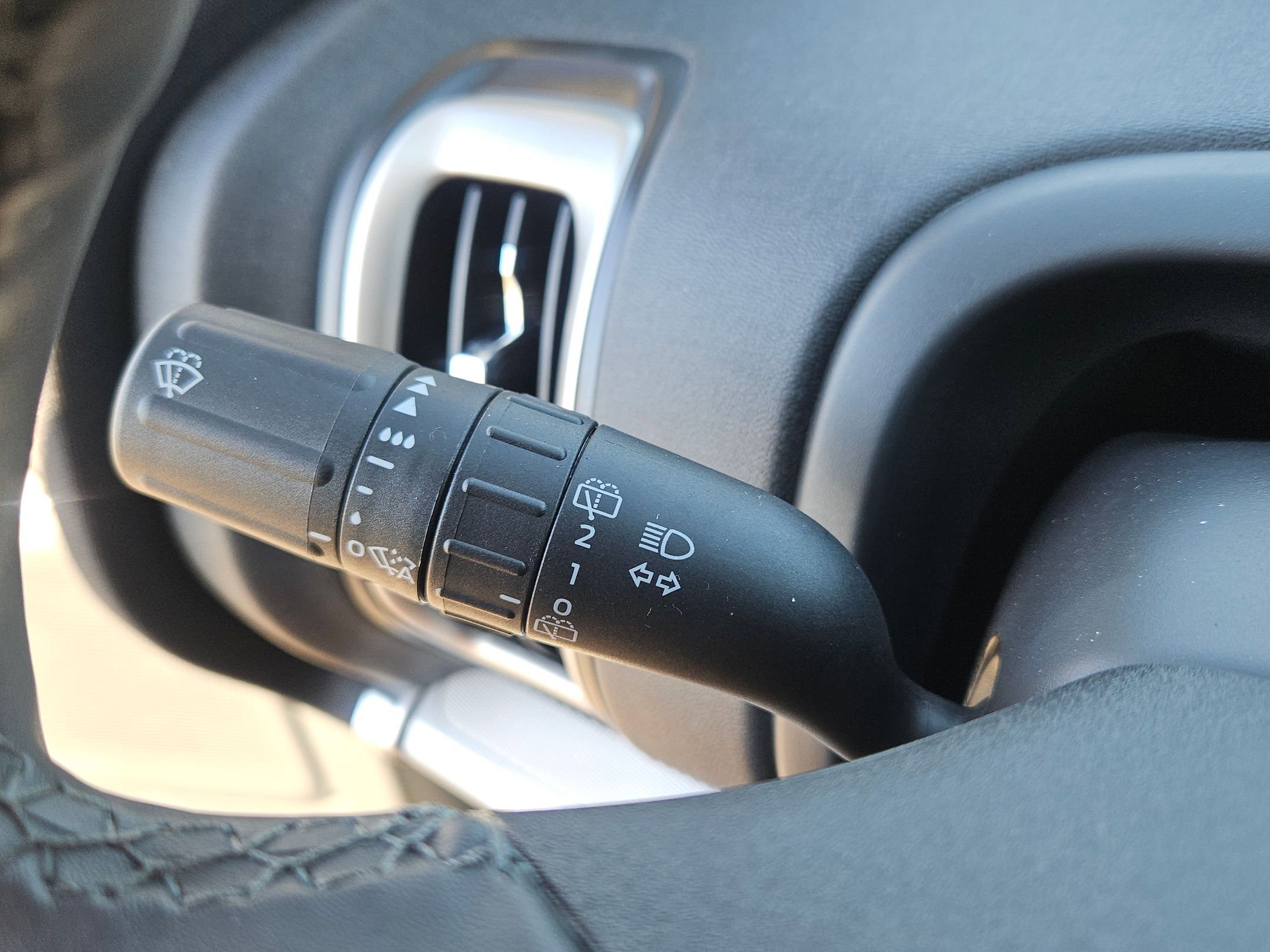 New 2025 Ford Expedition Active image 15