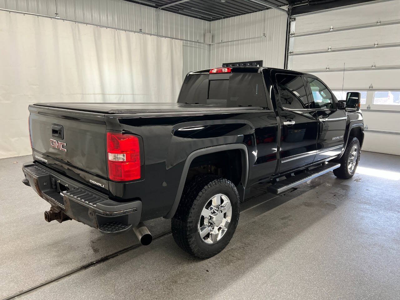 Used 2015 GMC Sierra 3500 Denali w/ Duramax Plus Package AWD/4WD image 4