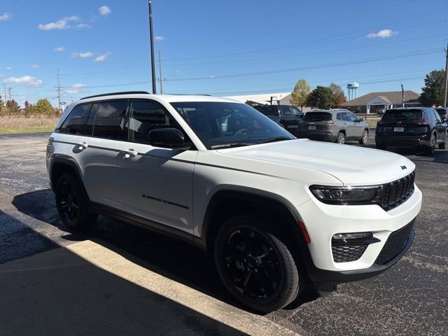 New 2025 Jeep Grand Cherokee Limited w/ Black Appearance Package image 8