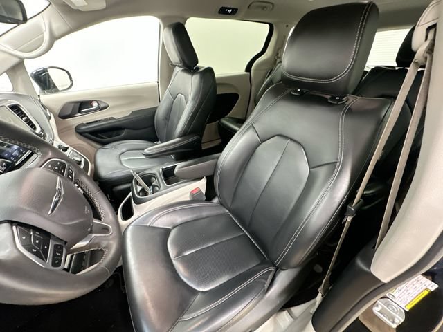 Used 2024 Chrysler Pacifica Limited FWD image 14