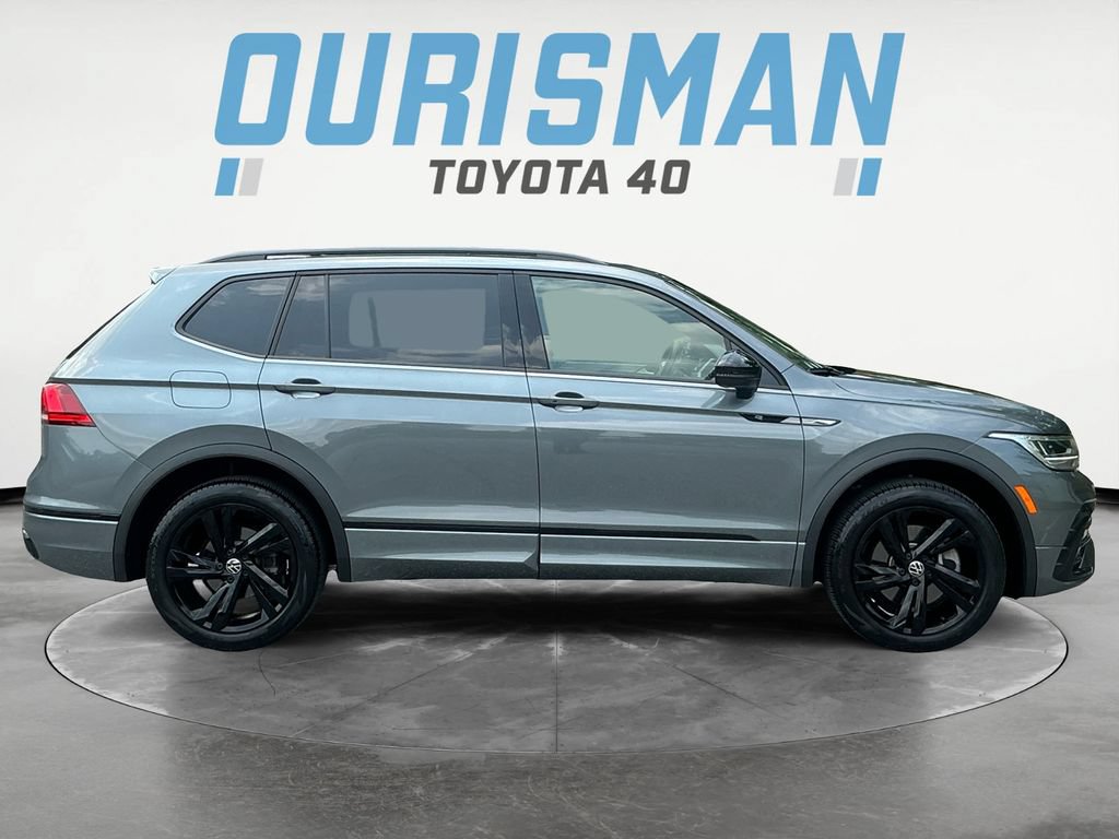 Used 2024 Volkswagen Tiguan SE R-Line AWD/4WD image 8
