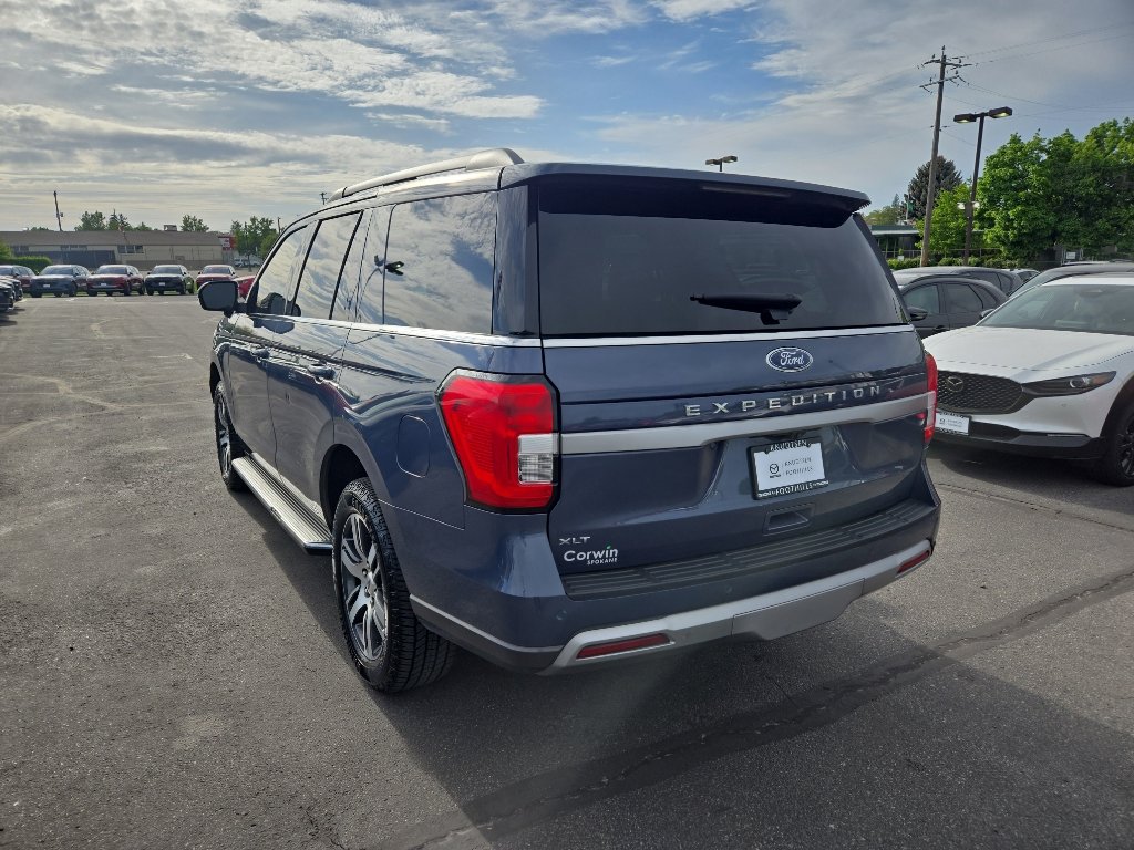 Used 2023 Ford Expedition XLT AWD/4WD image 5