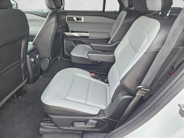 Used 2021 Ford Explorer XLT w/ Equipment Group 202A image 11