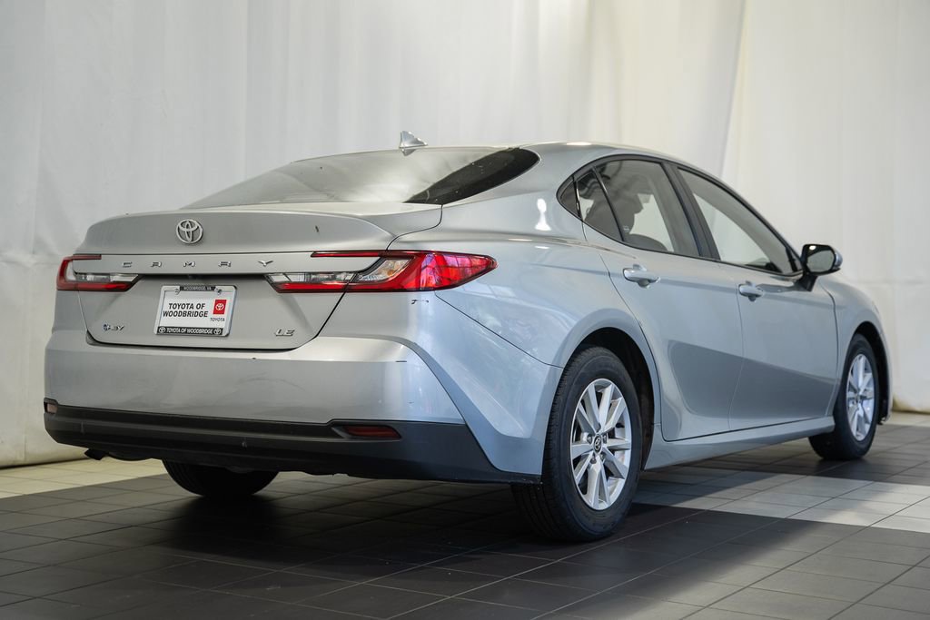 Used 2025 Toyota Camry LE image 4