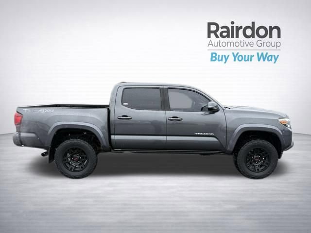 Used 2019 Toyota Tacoma TRD Sport w/ Technology Package image 10