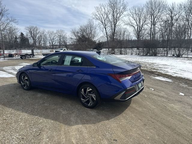 Used 2025 Hyundai Elantra SEL image 7
