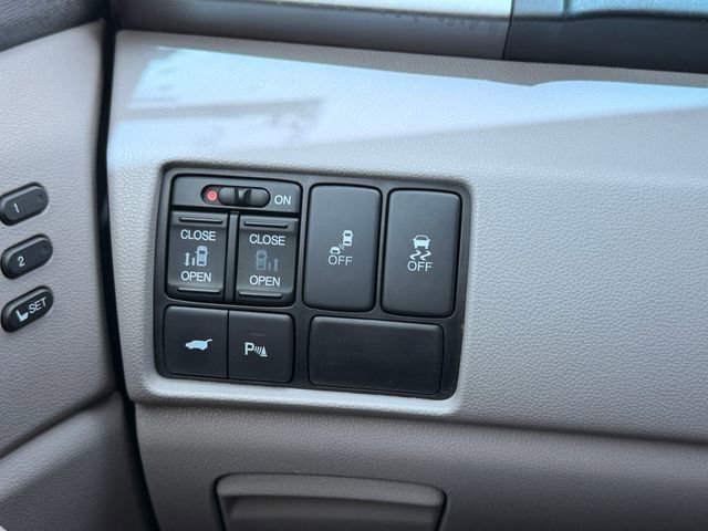 Used 2011 Honda Odyssey Touring Elite image 23