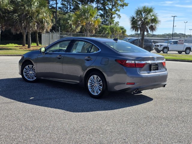 Used 2015 Lexus ES 350 w/ Luxury Package FWD image 4