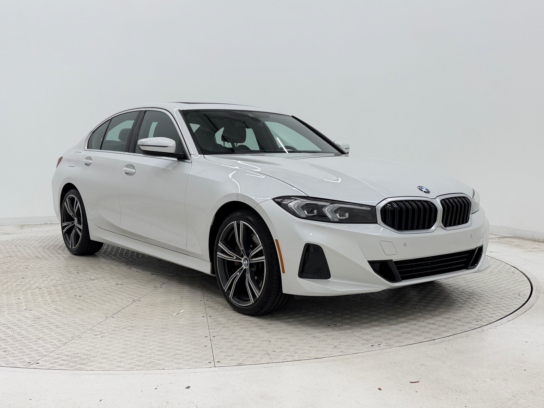 Certified 2024 BMW 330i Sedan w/ Convenience Package RWD image 7