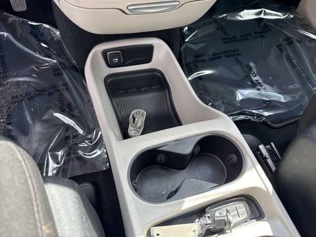 Used 2023 Chrysler Voyager LX FWD image 27