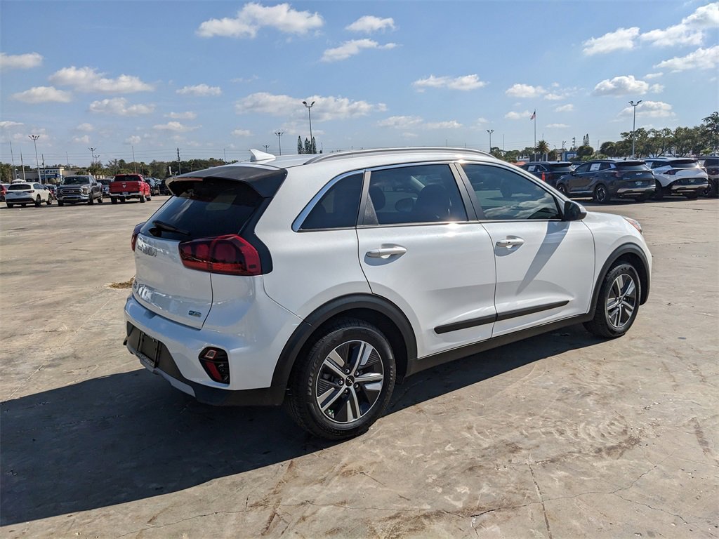 Certified 2022 Kia Niro LXS image 9