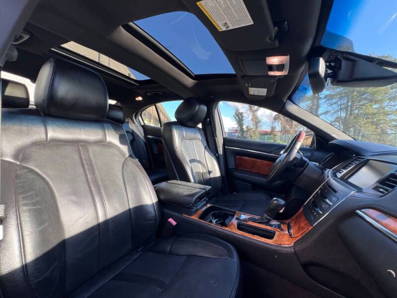 Used 2015 Lincoln MKS w/ Equipment Group 101A image 16