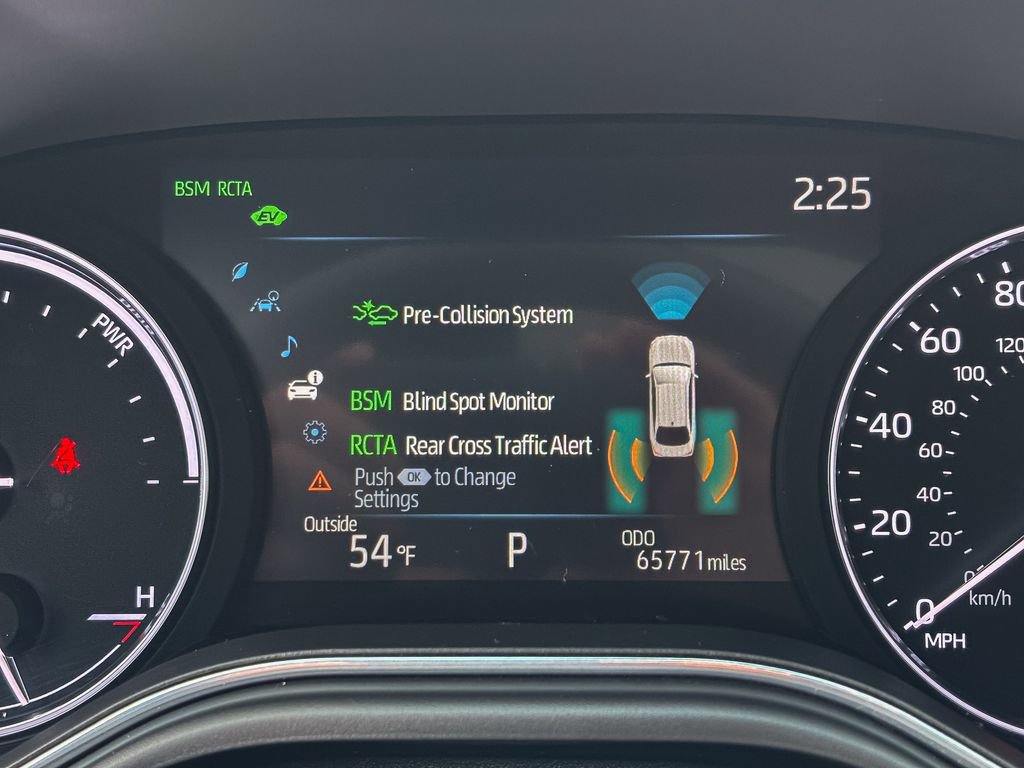 Used 2020 Toyota Avalon XLE image 31