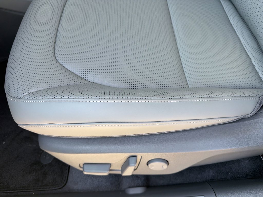 New 2027 Kia EV3 Wind FWD image 15