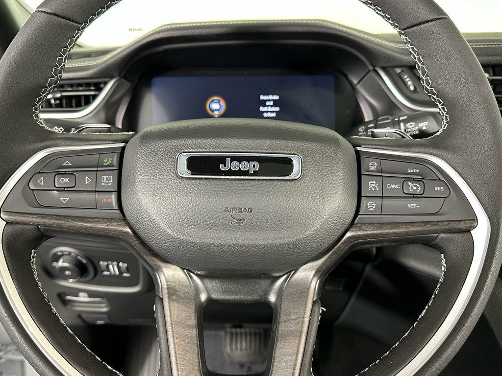 New 2025 Jeep Grand Cherokee Limited image 3