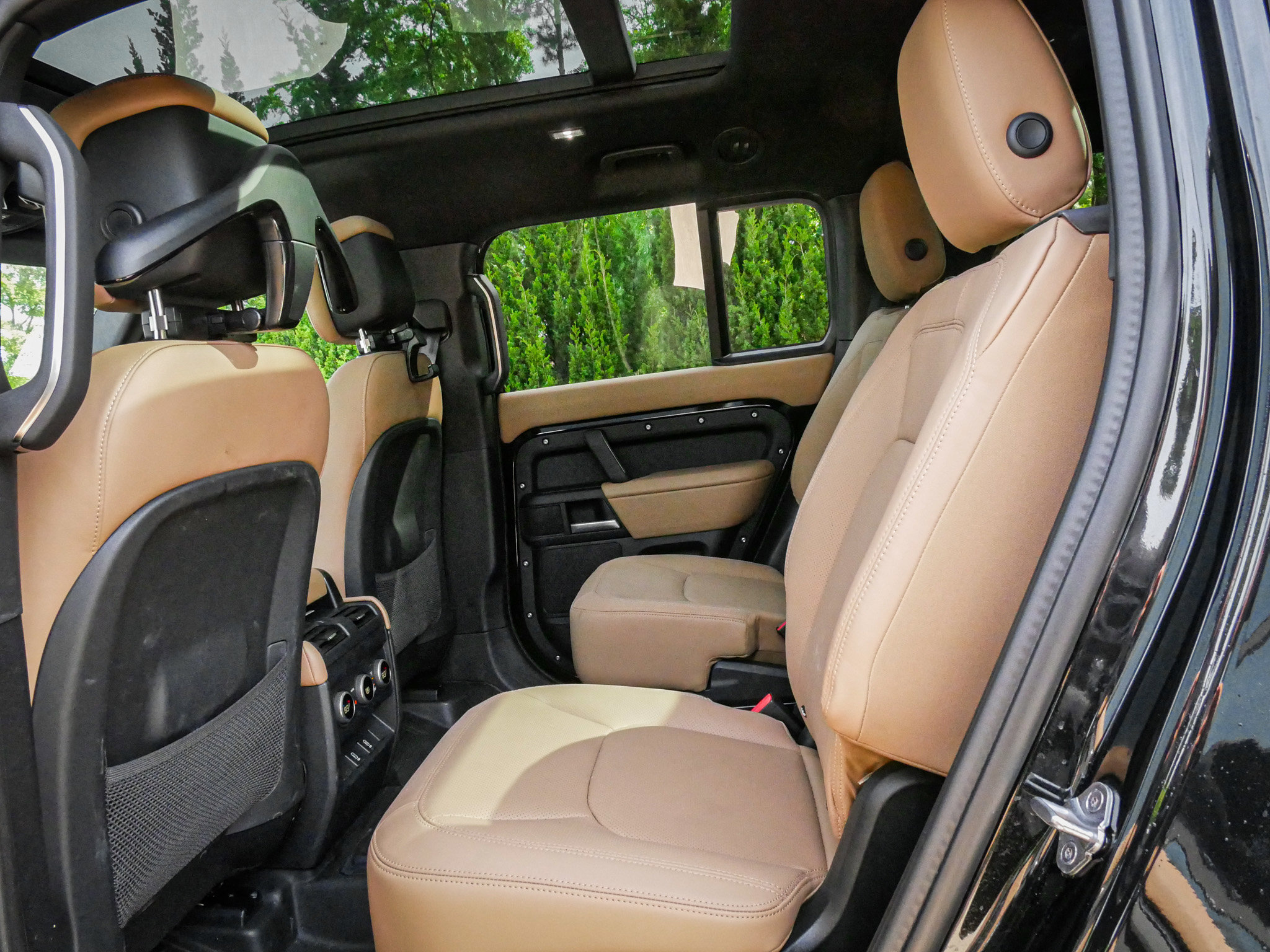 Used 2026 Land Rover Defender 130 S image 8